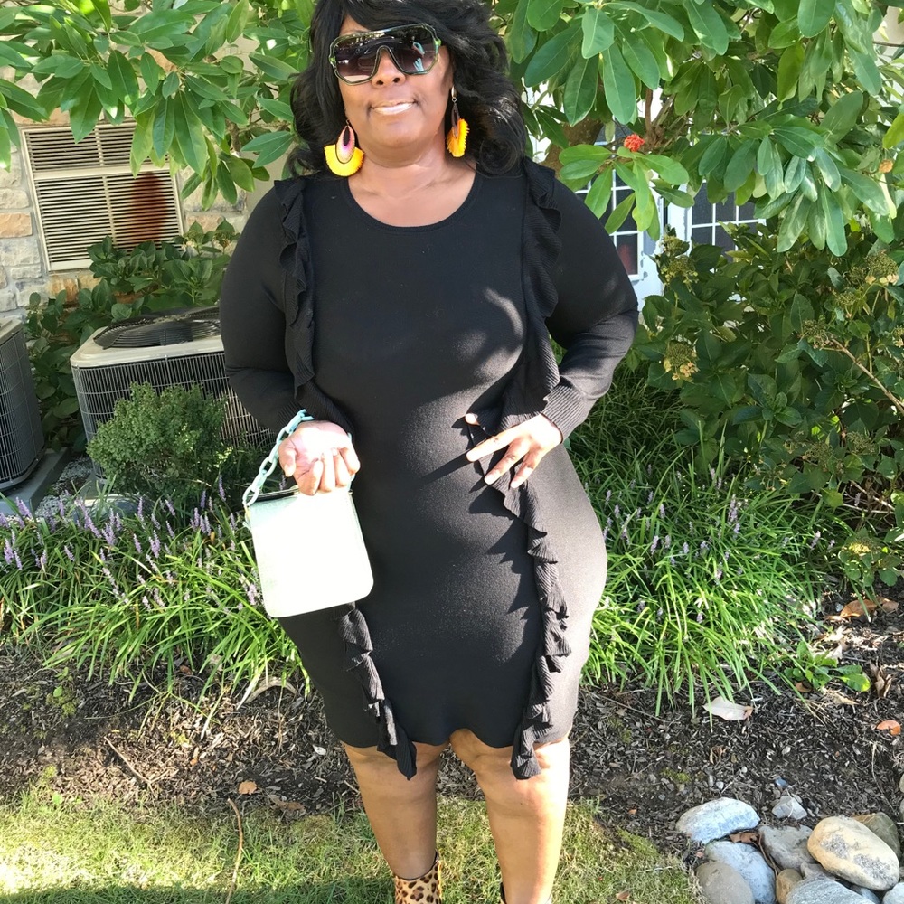 Gray Ruffled Sweater Dress - Picture 4 of 5